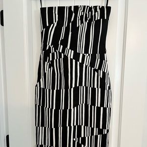 Black and white strapless dress